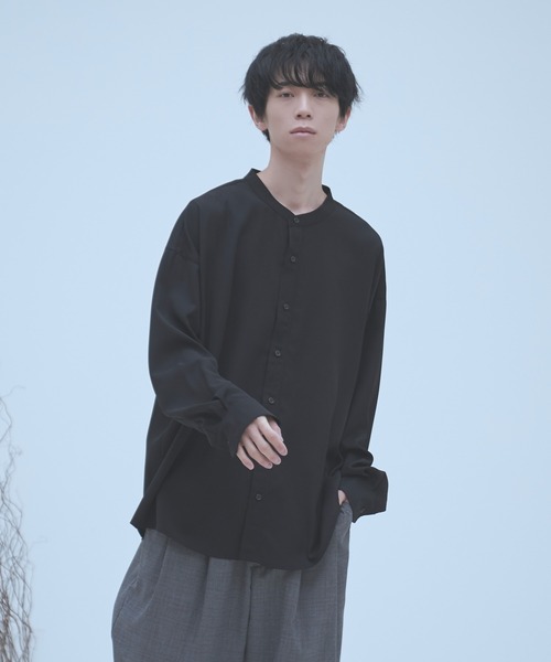 neez.（ニーズ）の「ドレープバンドカラーシャツ（シャツ/ブラウス・メンズ・ブラック/ベージュ/グリーン/テラコッタ・SMALL/MEDIUM/LARGE）」の2枚目の写真