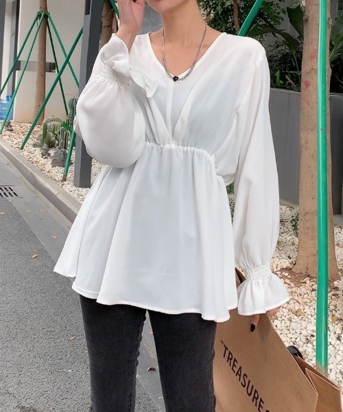 Diosfront（ディオスフロント）の「ドロップスリーブVネックフレアブラウス（シャツ/ブラウス・レディース・ホワイト/ブラック/グレー/ネイビー/ブラウン・FREE）」の7枚目の写真