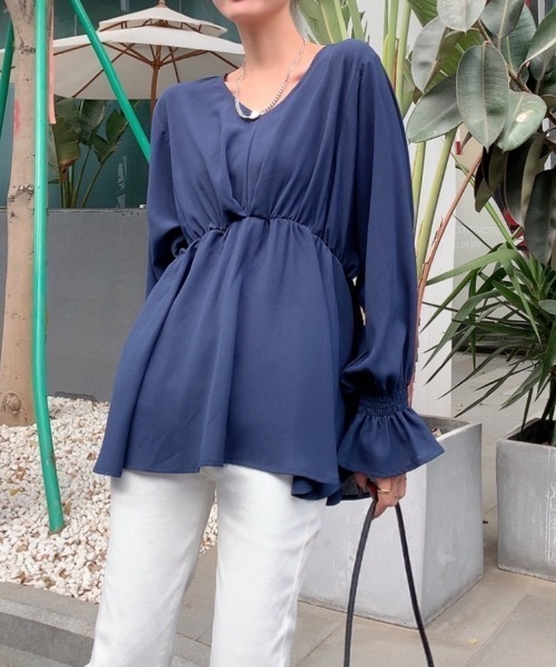 Diosfront（ディオスフロント）の「ドロップスリーブVネックフレアブラウス（シャツ/ブラウス・レディース・ホワイト/ブラック/グレー/ネイビー/ブラウン・FREE）」の13枚目の写真