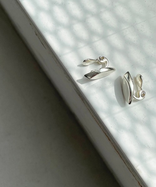 CANAL JEAN（キャナルジーン）の「Casselini(キャセリーニ) モチーフイヤリング（イヤリング・レディース・シルバー/ゴールド・ONE SIZE）」の2枚目の写真