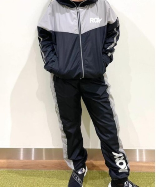 ROXY(ロキシー)の「STAY GOLD PANTS/ロキシーナイロンパンツ(スウェットパンツ・レディース・ブラック/グレー・SMALL/MEDIUM/LARGE)」の2枚目の写真