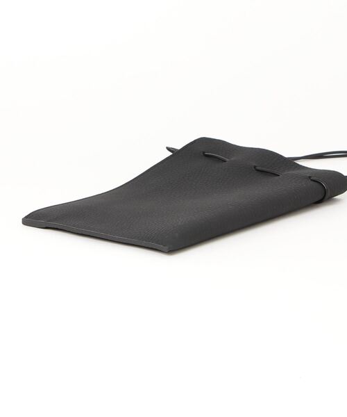 ITTI(イッチ)の「HERRIE KINCHAKU POUCH-PM(ハンドバッグ・メンズ・アイボリー/ブラック・FREE)」の6枚目の写真