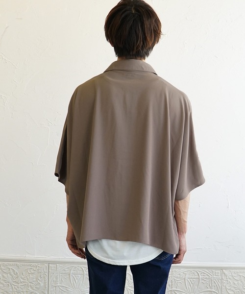 MinoriTY(マイノリティ)の「【MinoriTY】ルーズシルエットドルマンスリーブ半袖シャツ 5分袖シャツ レギュラーカラーシャツ メンズ 無地 秋服 夏服(シャツ/ブラウス・メンズ・グレー/パープル/ブラック/ブラウン/グリーン/ブルー・S/M/L)」の8枚目の写真