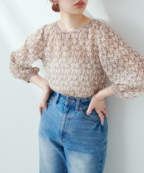natural couture(ナチュラルクチュール)の「繊細さとヘルシーなシルエットで魅せる 袖タック花柄プリーツブラウス(シャツ/ブラウス・レディース・ブラック/オフホワイト/ピンクベージュ・FREE)」の16枚目の写真