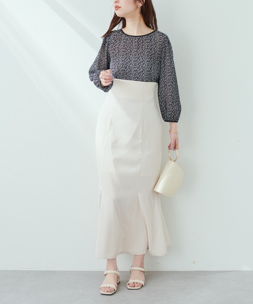 natural couture(ナチュラルクチュール)の「繊細さとヘルシーなシルエットで魅せる 袖タック花柄プリーツブラウス(シャツ/ブラウス・レディース・ブラック/オフホワイト/ピンクベージュ・FREE)」の12枚目の写真