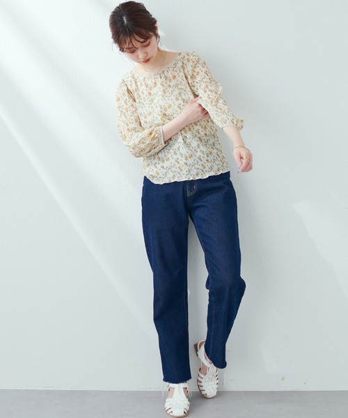 natural couture(ナチュラルクチュール)の「繊細さとヘルシーなシルエットで魅せる 袖タック花柄プリーツブラウス(シャツ/ブラウス・レディース・ブラック/オフホワイト/ピンクベージュ・FREE)」の7枚目の写真
