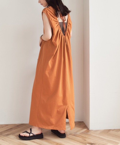 バックギャザー開きカットソーワンピース