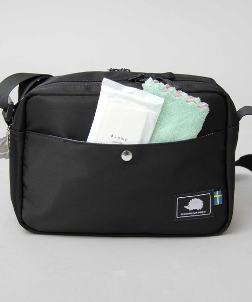 SCANDINAVIAN FOREST（スカンジナビアン・フォレスト）の「撥水ナイロン 軽量 スクエアシルエット ミニショルダーバッグ（ショルダーバッグ・レディース・ブラック/グレー/ベージュ/ベージュ系その他/ブラウン/ブルー/アイボリー・FREE）」の17枚目の写真