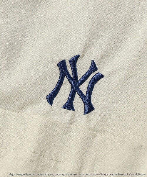 FREAK'S STORE(フリークスストア)の「WEB限定 MLB/メジャーリーグベースボール 別注 ビッグシルエット バック刺繍 オープンカラーシャツ/Yankees/ワッペン刺繍/クレリック(シャツ/ブラウス・メンズ・その他13/ベージュ/ブラック・SMALL/MEDIUM/LARGE)」の17枚目の写真