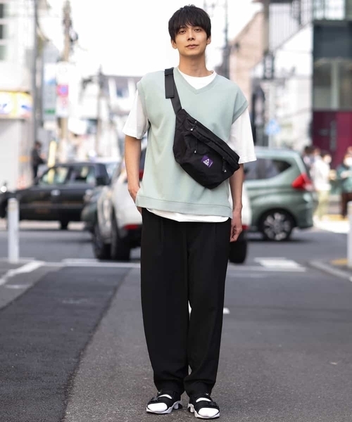 a.v.v（アーヴェヴェ）の「【S-XXL/2SET】ライトダンボールベストレイヤードカットソー（ベスト・メンズ・ミント/ブルー/ライトグレー/ブラック・48/46/50/52/44）」の5枚目の写真