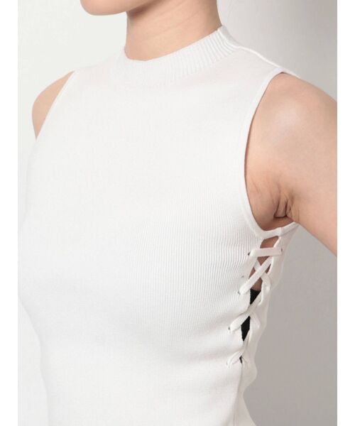 GYDA（ジェイダ）の「サイドレースアップニットトップス（タンクトップ・レディース・ブラック/オフホワイト/ライトグリーン・FREE）」の21枚目の写真