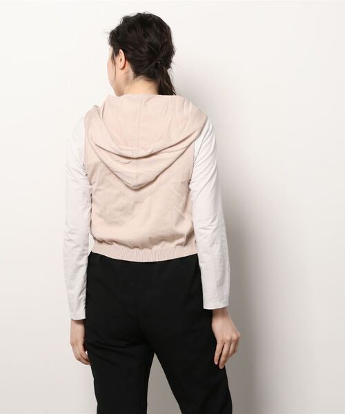 MSCHF（ミスチーフ）の「RHOMBUS HOODED KNIT VEST（ベスト・レディース・ベージュ/ブラック・M/S）」の4枚目の写真