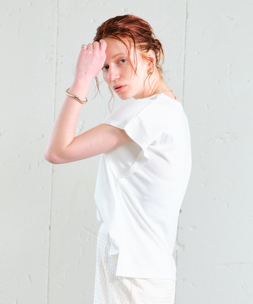 ECRIRE（エクリール）の「フレンチスリーブコットンTシャツ（Tシャツ/カットソー・レディース・ダークブラウン/パープル/オフホワイト・フリー）」の8枚目の写真