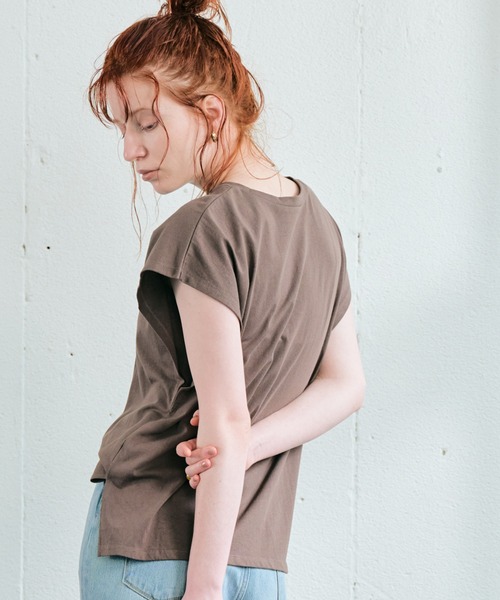 ECRIRE（エクリール）の「フレンチスリーブコットンTシャツ（Tシャツ/カットソー・レディース・ダークブラウン/パープル/オフホワイト・フリー）」の12枚目の写真