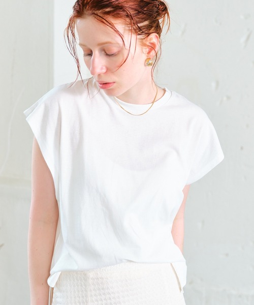 ECRIRE（エクリール）の「フレンチスリーブコットンTシャツ（Tシャツ/カットソー・レディース・ダークブラウン/パープル/オフホワイト・フリー）」の18枚目の写真