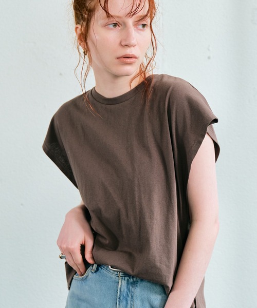 ECRIRE（エクリール）の「フレンチスリーブコットンTシャツ（Tシャツ/カットソー・レディース・ダークブラウン/パープル/オフホワイト・フリー）」の19枚目の写真