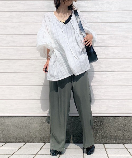 Q（キュー）の「バルーン袖ブラウス（シャツ/ブラウス・レディース・ブラック/アイボリー・MEDIUM）」の6枚目の写真