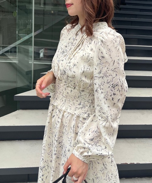 OLIVE des OLIVE(オリーブデオリーブ)の「バックリボンピンタック長袖ワンピース(ワンピース・レディース・ブラウン/カーキ/アイボリー・FREE)」の10枚目の写真