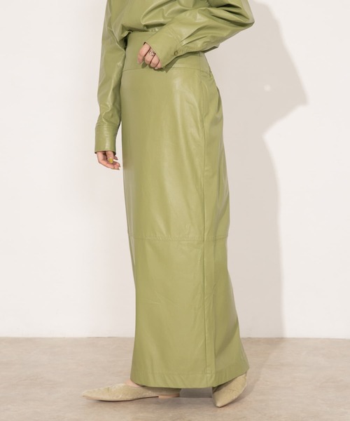 KBF（ケイビーエフ）の「フェイクレザーハイウエストタイトスカート（スカート・レディース・ブラウン/オリーブ/ブラック・ONE）」の11枚目の写真