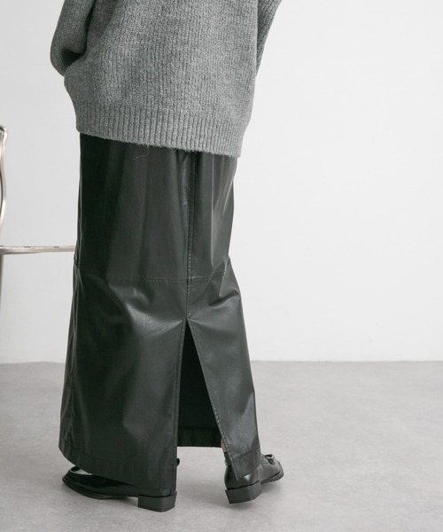 KBF（ケイビーエフ）の「フェイクレザーハイウエストタイトスカート（スカート・レディース・ブラウン/オリーブ/ブラック・ONE）」の18枚目の写真