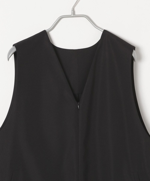 LOWRYS FARM（ローリーズファーム）の「Ｖネックハーフサロペット　166105（サロペット/オーバーオール・キッズ・ブラック/カーキ・150cm/160cm）」の4枚目の写真