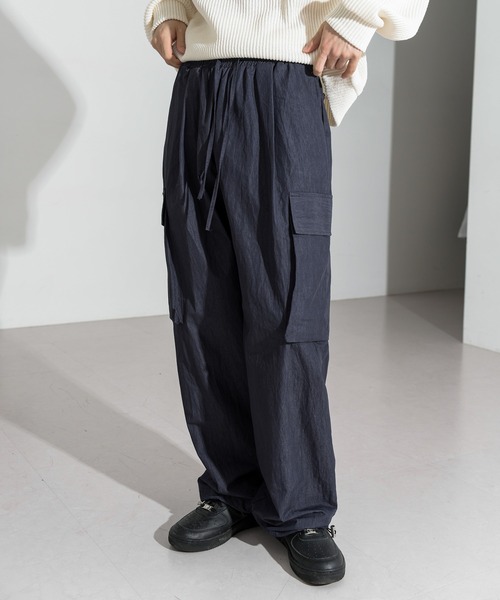 FOLLOWIN(フォロウィン)の「【UNISEX】ストリート3カラーバンディングストリングカーゴワイドパンツ(カーゴパンツ・メンズ・グレー/ネイビー/ブラック・FREE)」の3枚目の写真