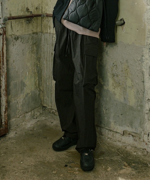 FOLLOWIN(フォロウィン)の「【UNISEX】ストリート3カラーバンディングストリングカーゴワイドパンツ(カーゴパンツ・メンズ・グレー/ネイビー/ブラック・FREE)」の19枚目の写真