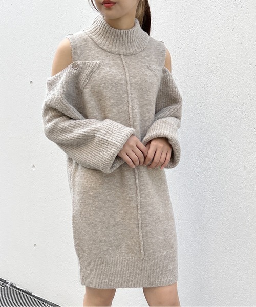 NOMAE(ノーマエ)の「オープンショルダーニットワンピース(ワンピース・レディース・イエロー/アイボリー/ブラック/ライトブラウン・FREE)」の7枚目の写真