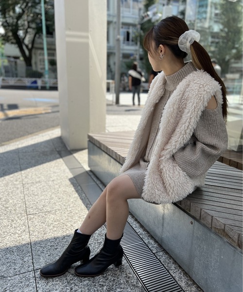 NOMAE(ノーマエ)の「オープンショルダーニットワンピース(ワンピース・レディース・イエロー/アイボリー/ブラック/ライトブラウン・FREE)」の13枚目の写真