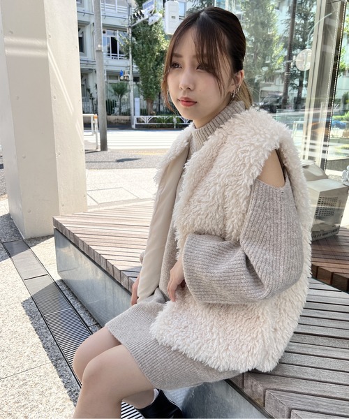 NOMAE(ノーマエ)の「オープンショルダーニットワンピース(ワンピース・レディース・イエロー/アイボリー/ブラック/ライトブラウン・FREE)」の14枚目の写真