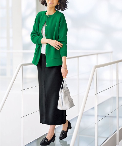 BELLUNA PLUS（ベルーナ）の「ストレッチ素材ペンシルデザインスカート（スカート・レディース・アイボリー/ロイヤルブルー/テラコッタ/ブラック/イエロー/ベージュ系・LARGE/X-LARGE/MEDIUM/SMALL）」の10枚目の写真