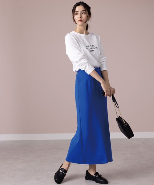 BELLUNA PLUS（ベルーナ）の「ストレッチ素材ペンシルデザインスカート（スカート・レディース・アイボリー/ロイヤルブルー/テラコッタ/ブラック/イエロー/ベージュ系・LARGE/X-LARGE/MEDIUM/SMALL）」の18枚目の写真