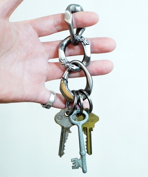REVI CAST MADE(レヴィキャストメイド)の「REVI CAST MADE レビキャストメイド CONNECTING KEY RING キーリング(キーホルダー・メンズ・シルバー/ブラック・FREE)」の4枚目の写真