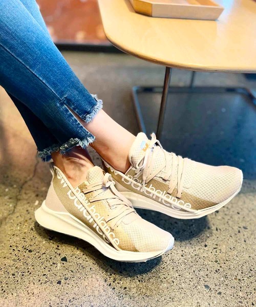 レア！！Jen PowerBooster Jines（ジネス）の「スニーカーFresh Foam Powher Run v1