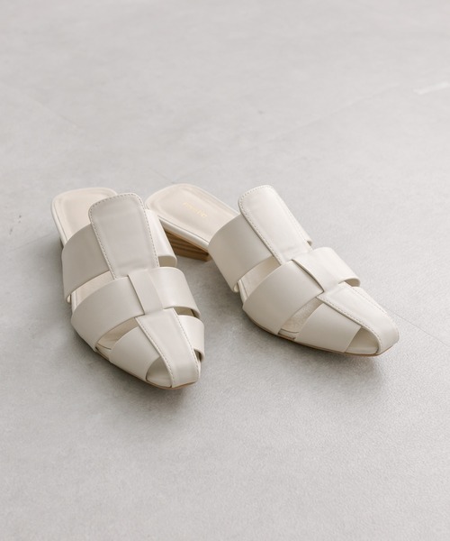 mystic(ミスティック)の「グルカサンダル(サンダル・レディース・ブラック/アイボリー・36/37/38)」の2枚目の写真