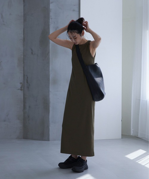 新品タグ付き mmeeme Bicolor mesh long ワンピース mmeeme ワンピースのフリマアイテム一覧