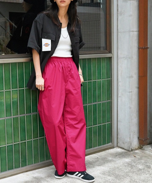 Dickies（ディッキーズ）の「Dickies/ディッキーズ コットンダンプイージーワイドパンツ（その他パンツ・レディース・ピンク/ライム/グリーン/ネイビー/カーキ・M/L）」の12枚目の写真