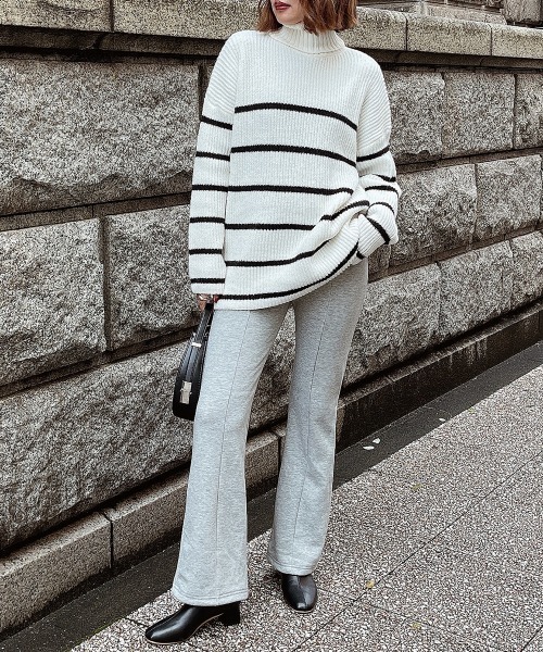 esutoreja(エストレジャ)の「ブラッシュトライニングフレアパンツ(その他パンツ・レディース・ブラック/グレー/チャコール・FREE)」の4枚目の写真