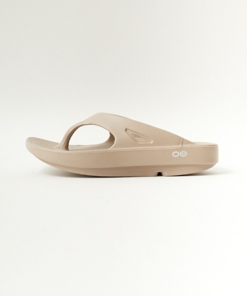 OOFOS（ウーフォス）の「[OOFOS/ウーフォス] OORIGINAL リカバリーサンダル（サンダル・レディース・ブラック/グレイッシュベージュ/オリーブ/グレー・5/7/6/4/9/8/10/3）」の20枚目の写真