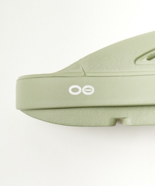 OOFOS（ウーフォス）の「[OOFOS/ウーフォス] OORIGINAL リカバリーサンダル（サンダル・レディース・ブラック/グレイッシュベージュ/オリーブ/グレー・5/7/6/4/9/8/10/3）」の21枚目の写真