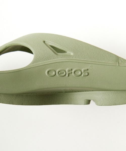 OOFOS（ウーフォス）の「[OOFOS/ウーフォス] OORIGINAL リカバリーサンダル（サンダル・レディース・ブラック/グレイッシュベージュ/オリーブ/グレー・5/7/6/4/9/8/10/3）」の18枚目の写真