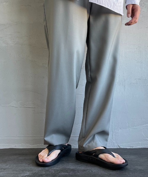 OOFOS（ウーフォス）の「[OOFOS/ウーフォス] OORIGINAL リカバリーサンダル（サンダル・レディース・ブラック/グレイッシュベージュ/オリーブ/グレー・5/7/6/4/9/8/10/3）」の13枚目の写真