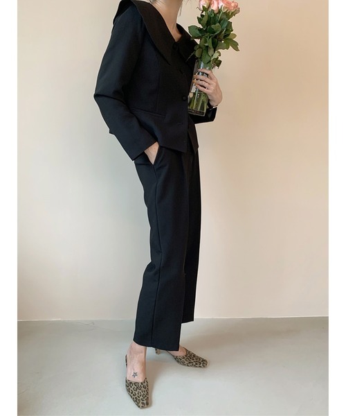 Jewelobe(ジュエローブ)の「ピューリタンカラージャケット×ストレートパンツセットアップ(セットアップ・レディース・アイボリー/ブラック/ブラウン・L/M)」の22枚目の写真
