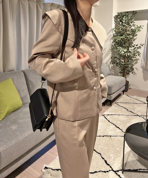 Jewelobe(ジュエローブ)の「ピューリタンカラージャケット×ストレートパンツセットアップ(セットアップ・レディース・アイボリー/ブラック/ブラウン・L/M)」の10枚目の写真