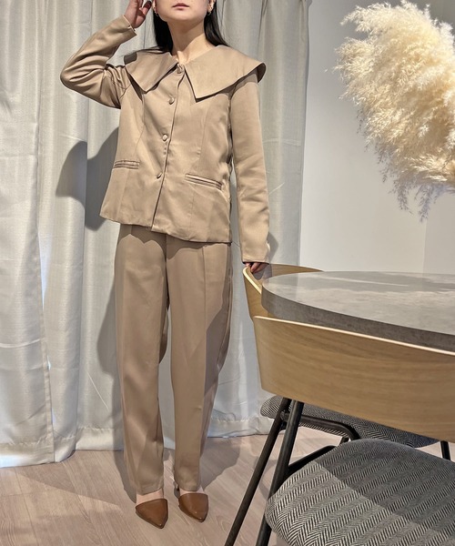 Jewelobe(ジュエローブ)の「ピューリタンカラージャケット×ストレートパンツセットアップ(セットアップ・レディース・アイボリー/ブラック/ブラウン・L/M)」の17枚目の写真