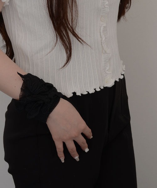 resonance】レース フラワーデザイン 刺繍かぎ編み 三角スカーフ