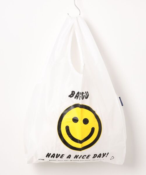 BAGGU（バグー）の「BAGGU Standard Bag（エコバッグ/サブバッグ・レディース・オレンジ系その他/グリーン×ピンク/レモンイエロー/ピンク系その他/モスグリーン/ピンク系その他2/ピンク系その他3/ピンク/ダークカーキ/ブルー系1/ブラック×ホワイト/ネイビー×ホワイト/グリーン系その他/ブルー系その他/ホワイト系その他/イエロー/ピンク系その他4・FREE）」の2枚目の写真