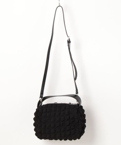 Bab(バブ)の「ぽこぽこショルダーバッグ(ショルダーバッグ・レディース・アイボリー/ブラック・ONESIZE)」の6枚目の写真