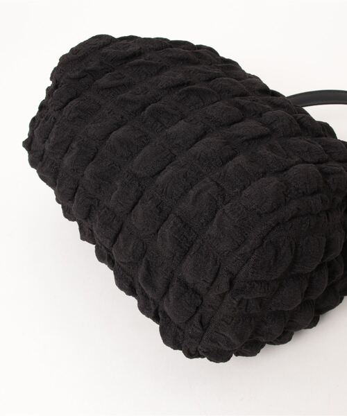 Bab(バブ)の「ぽこぽこショルダーバッグ(ショルダーバッグ・レディース・アイボリー/ブラック・ONESIZE)」の19枚目の写真