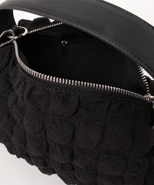 Bab(バブ)の「ぽこぽこショルダーバッグ(ショルダーバッグ・レディース・アイボリー/ブラック・ONESIZE)」の20枚目の写真